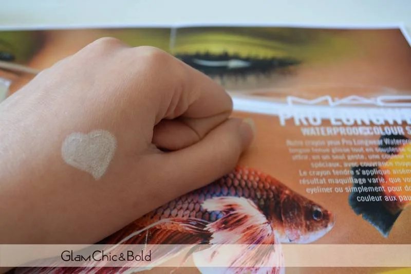 Mac Pro Longwear Waterproof Colour Stick Flat White