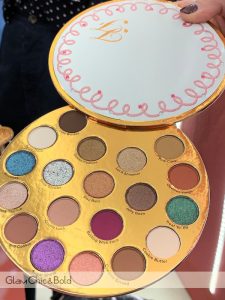 Let it snow, girl - Too Faced