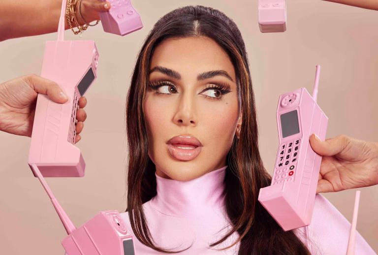 Huda Hotline Huda Kattan di Huda Beauty